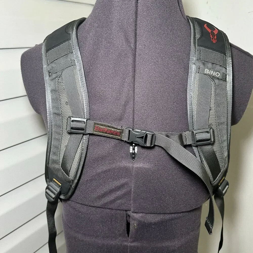 Badlands Camera Day Pack Backpack Gray Padded Adjustable Straps NWOT